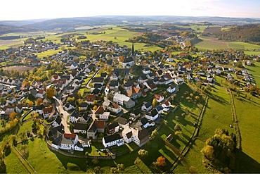 Aerial photo, Catholic church, Kallenhardt, Ruethen, Kreis Soest, Soester Boerde, South Westphalia, North Rhine-Westphalia, Germany, Europe