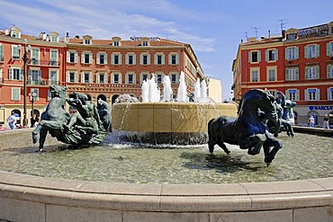 Fountain at Place Massena, Nice, Alpes-Maritimes, Provence-Alpes-Cote d'Azur, Southern France, France, Europe