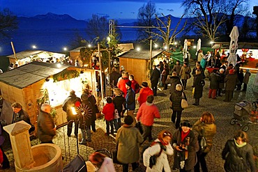 Christmas market, Fraueninsel Island, Lake Chiemsee, Chiemgau, Upper Bavaria, Germany, Europe