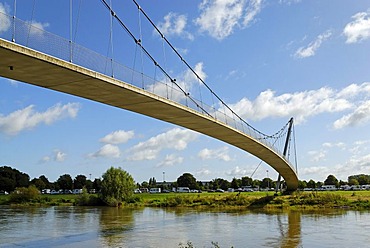 Concrete bridge across the Weser River, Minden, North Rhine-Westphalia, Germany, Europe