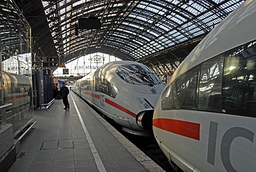 ICE, central station, Cologne, North Rhine-Westphalia, Germany, Europe