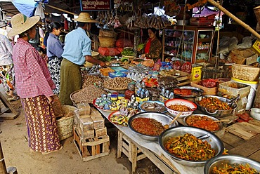 Traditional grocery market, Kachin State, Burma, Myanmar, Asia