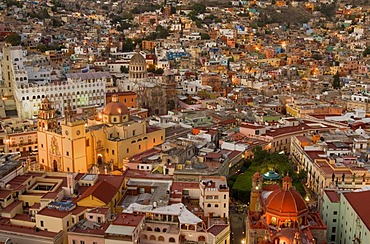 Cathedral Nuestra Senhora de Guanajuato and University at night, historic town of Guanajuato, UNESCO World Heritage Site, Province of Guanajuato, Mexico