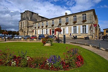 Maison de Vin de Saint Emilion, House of wine, Saint-Emilion, Aquitaine, France, Europe, PublicGround