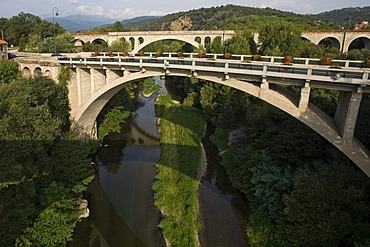 View from Pont du Diable Bridge of the Pont Nuvou Bridge, Ceret, Languedoc-Roussillion, France