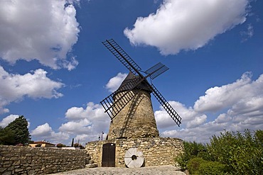 Moulin a vent de Cugarel, Cugarel windmill, Castelnaudary, Languedoc-Roussillion, France, PublicGround