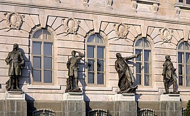 Detail of the facade of the parliamentary building, bronze sculptures of important personalities of Quebec's history, from left to right, Pierre le Moyne Iberville, Pierre La Verendrye, Jacques Marquette and Louis Jolliet, Quebec City, Canada, North Ameri