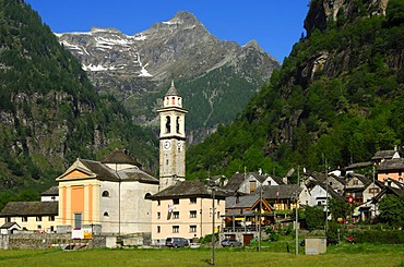 Sonogno, the most remote village in the Valle Verzasca Valley, Ticino, Switzerland, Europe