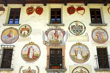 Facade of the parish house decorated with crests, former courthouse of the bailiffs, Cevio, Maggia Valley, Ticino, Switzerland, Europe