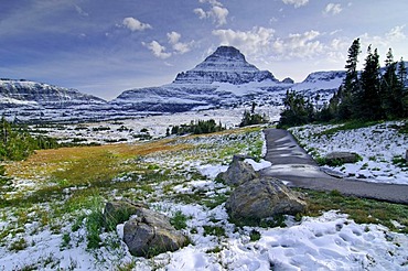 Logan Pass, main attraction of the Glacier National Park, Montana, USA, North America