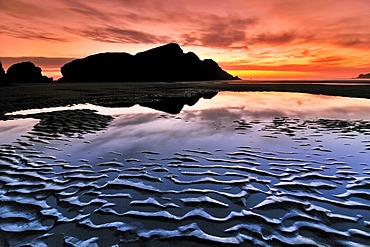 Sunset at Meyers Creek Beach, Pistol River State Park, Oregon Coast, Oregon, USA, North America