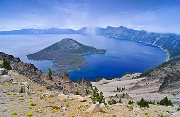 Crater lake with caldera of the volcano Mount Mazama, Crater Lake National Park, Oregon, USA, North America