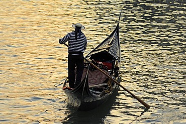 Gondola on the Canal Grande, Venice, Italy, Europe