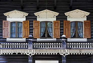 Windows and balcony with beautiful wooden carvings in traditional Russian style, Russian colony, Alexandrowka, Potsdam, Brandenburg, Germany, Europe