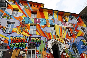 Multicolored graffiti house facade, Kiefernstrasse 21, old houses of former squatters, Flingern, Duesseldorf, North Rhine-Westphalia, Germany, Europe