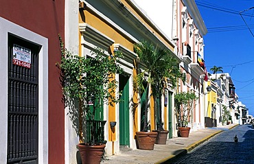 Row of houses, historic city centre, San Juan, Puerto Rico, Caribbean