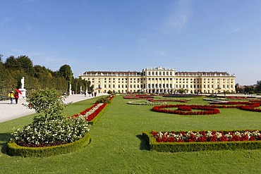 Schoenbrunn Palace, Schoenbrunn Palace Park, Vienna, Austria, Europe