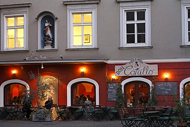 Pizzeria Don Camillo on Franziskanerplatz, Franciscan Square, historic city centre of Graz, Styria, Austria, Europe