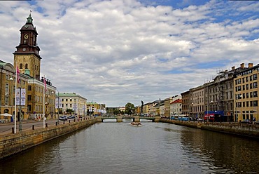 Fattighusan city canal with tourist boat and Gothenburg city museum, Gothenburg, Sweden, Scandinavia, Europe