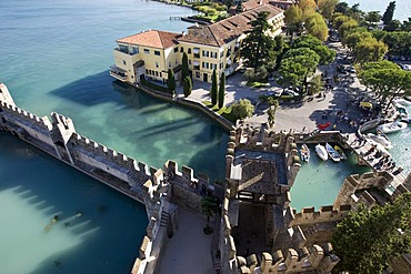 Harbour and historic centre next to the Scaligero Castle, Sirmione, Lake Garda, Lago di Garda, Lombardy, Italy, Europe