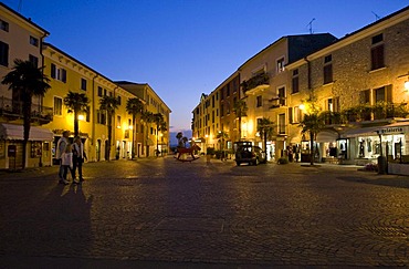 Tourists sitting in a restaurant in Sirmione, Lombardy, Italy, Europe