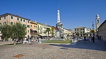 Lazise, Lake Garda, Lago di Garda, Lombardy, Italy, Europe