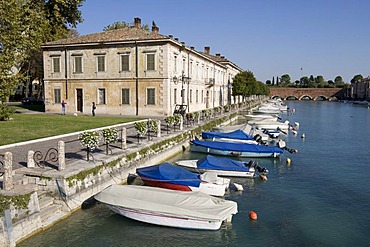 Harbour with boats in Peschiera del Garda, Lake Garda, Lago di Garda, Lombardy, Italy, Europe