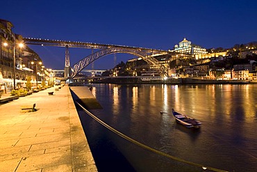 Cais da Ribeira with a view of the Ponte de Dom Luis I, Dom Luis I Bridge, Ribeira Quay, at back the Mosteiro da Serra do Pilar Monastery, Vila Nova de Gaia, Rio Duoro River, Porto, UNESCO World Cultural Heritage Site, Portugal, Europe