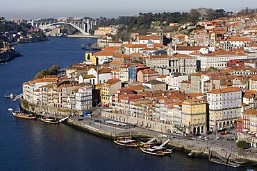 View of the historic town centre of Porto with the Rio Duoro River from the Vila Nova de Gaia quarter, at back the Ponte de Arrabida Bridge, Porto, UNESCO World Cultural Heritage Site, Portugal, Europe