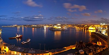 Grand Harbour with a view towards St. Angelo Fort, Rinella, Kalkara, Vittoriosa und Senglea, Malta, Europe