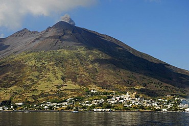 Eruption, Stromboli Volcano, Stromboli Island, Aeolian or Lipari Islands, Tyrrhenian Sea, Sicily, South Italy, Italy, Europe