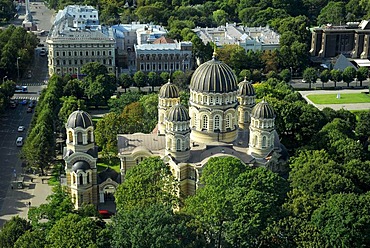 Russian Orthodox Cathedral, Kristus Piedzimsanas pareizticigo Katedrale, Orthodox Church of Christ's Birth, in the Esplanade park, Riga, Latvia, Baltic states, Northeastern Europe