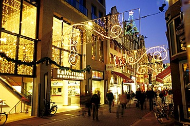 Shopping mall Kalvertoren, facade with Christmas decoration, Kalverstraat, Amsterdam, North Holland, Netherlands, Europe