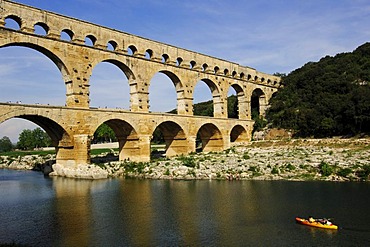 Aqueduct, Pont du Gard, kayaker, Provence, France, Europe