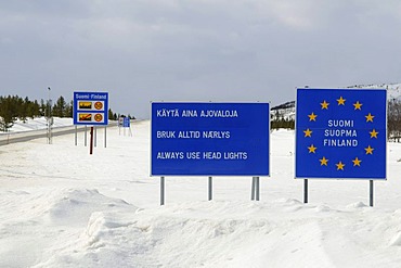 Signs, Finnish-Norwegian border in the Finnmark, Lapland, Norway, Scandinavia, Europe