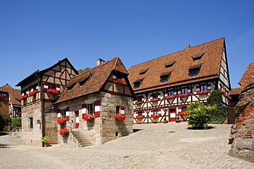 Nuremberg Castle or Kaiserburg, fore-court, half-timbered houses, Nuremberg, Middle Franconia, Bavaria, Germany, Europe