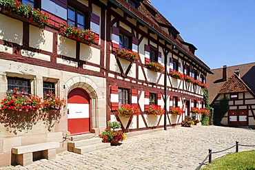 Nuremberg Castle or Kaiserburg, fore-court, half-timbered houses, fortress administration, Finanzstadl, Nuremberg, Middle Franconia, Bavaria, Germany, Europe