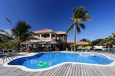 Swimming pool and restaurant of the Sun Breeze Hotel, San Pedro, Ambergris Cay Island, Belize, Central America, Caribbean