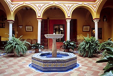 Inner yard of the Las Casas de la Judiera Hotel, Seville, Andalusia, Spain, Europe