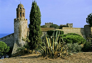 Fortezza with the Rocca Aragonese Campanile, Castiglione della Pescaia, Maremma, Grosseto Province, Tuscany, Italy, Europe