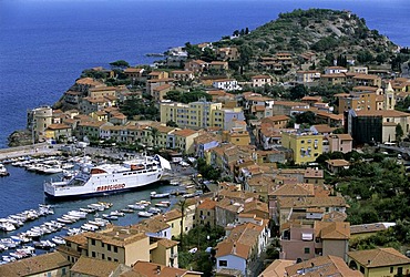 Harbour with ferry, Giglio Porto, Giglio Island, Grosseto Province, Tuscany, Italy, Europe