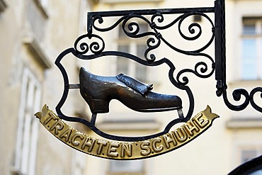 Sign, Trachtenschuhe, traditional shoes, outside an old shop in the inner city, Vienna, Austria, Europe