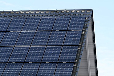 Solar panels on a roof, Mettmann, North Rhine-Westphalia, Germany, Europe