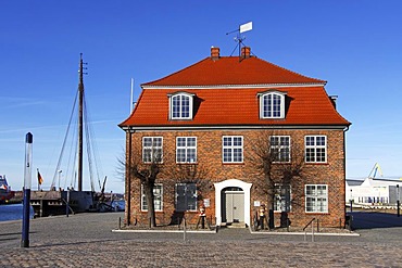 Historic "Baumhaus" in the old harbour, Hanseatic City of Wismar, UNESCO World Heritage Site, Mecklenburg-Western Pomerania, Germany, Europe