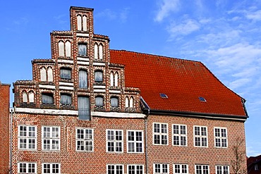 Historic brick house with a stepped gable, historic town centre of Lueneburg, Hanseatic city of Lueneburg, Lower Saxony, Germany, Europe