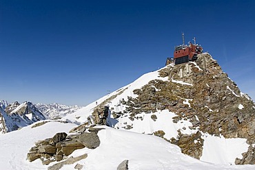 Weather station and old mountain refuge known as the "Zittelhaus" on the Sonnblick mountain, 3105m, Hohe Tauern National Park, Salzburg, Austria, Europe