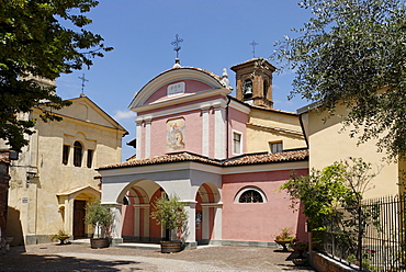 Barolo province Cuneo Piemonte Piedmont Italy south of Alba well known wine village church at the castle