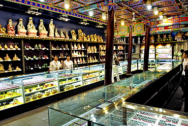 Gift shop, Wannian monastery, Mount Emei near Chengdu, China, Asia