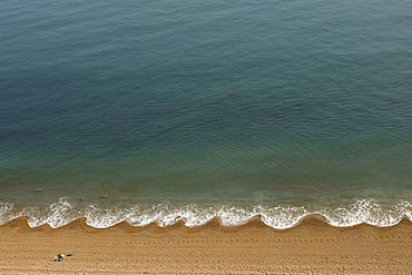 People lying on a beach at the ocean, waves, surf, Seatown, Dorset, South of England, England, Great Britain, Europe