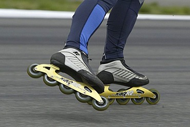 Speedskater on the Hockenheim ring, free driving on the racing course